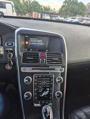 VOLVO-XC60-2016