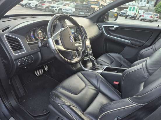 VOLVO-XC60-2016