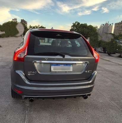 VOLVO-XC60-2016