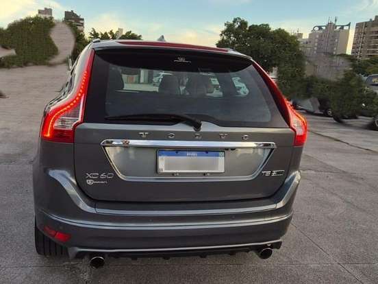 VOLVO-XC60-2.0 T5 R-DESIGN GASOLINA 4P AUTOMÁTICO VOLVO-XC60-2016