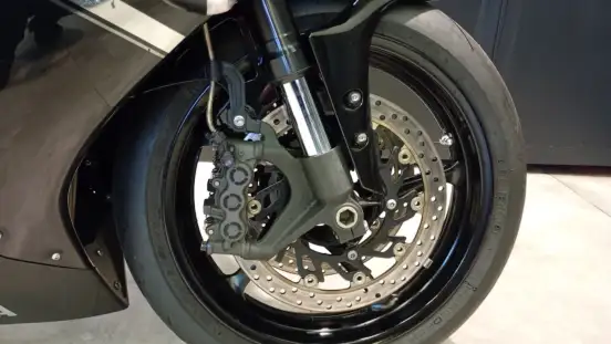 YAMAHA-YZF R1-2012