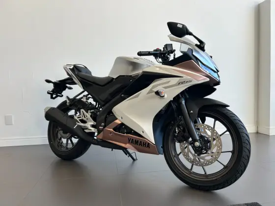YAMAHA YZF R15 YAMAHA YZF R15