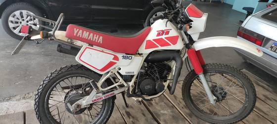 YAMAHA DT 180 