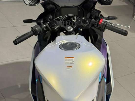 YAMAHA-YZF R3 ABS CONNECTED YAMAHA-YZF R3 ABS CONNECTED-2025