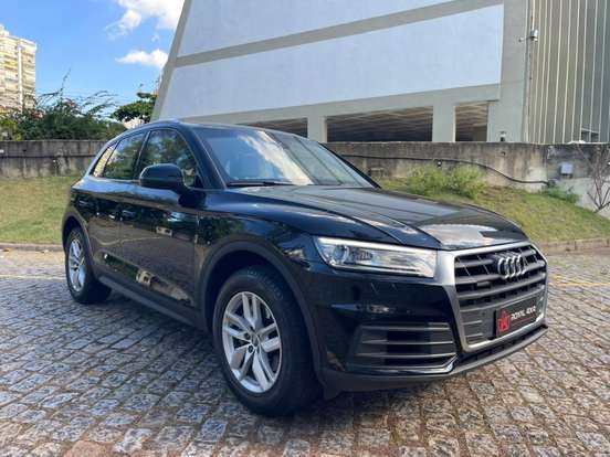 AUDI-Q5-2019