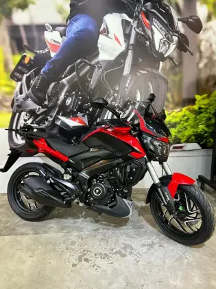 BAJAJ DOMINAR 400 BAJAJ DOMINAR 400