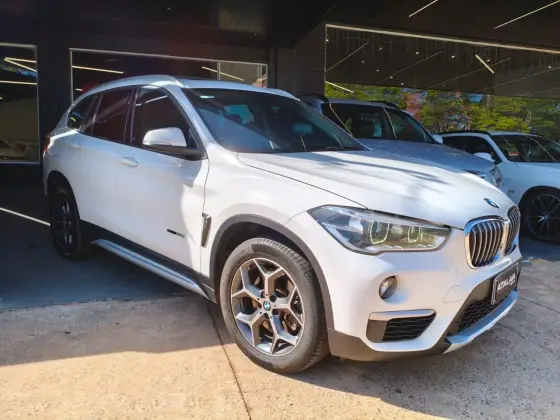 BMW X1 2.0 16V TURBO ACTIVEFLEX SDRIVE20I 4P AUTOMÁTICO BMW X1 2.0 16V TURBO ACTIVEFLEX SDRIVE20I 4P AUTOMÁTICO