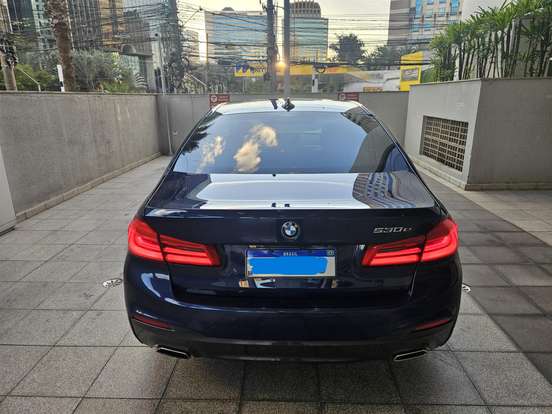 BMW-530e-2020