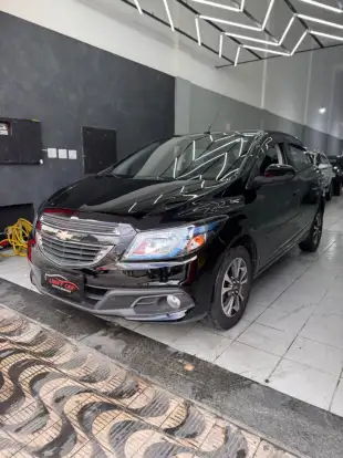 CHEVROLET-ONIX-2015