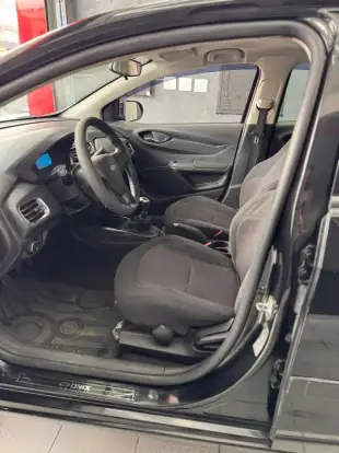 CHEVROLET-ONIX-2015