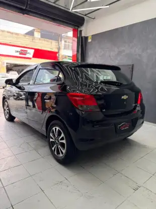 CHEVROLET-ONIX-2015