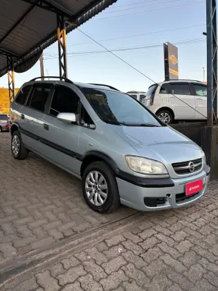 CHEVROLET ZAFIRA 2.0 MPFI COMFORT 8V FLEX 4P MANUAL