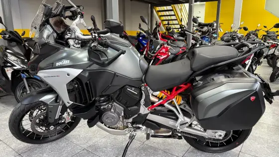 DUCATI MULTISTRADA 1200 V4 S DUCATI MULTISTRADA 1200 V4 S