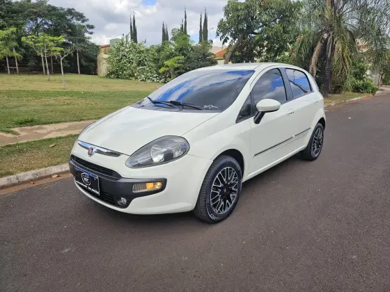 FIAT PUNTO 1.6 ESSENCE 16V FLEX 4P MANUAL