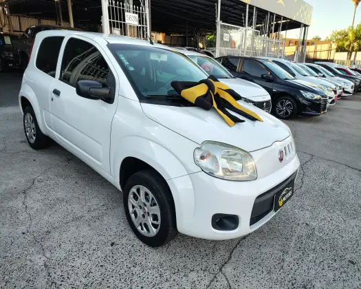 FIAT UNO 1.0 EVO VIVACE 8V FLEX 2P MANUAL FIAT UNO 1.0 EVO VIVACE 8V FLEX 2P MANUAL