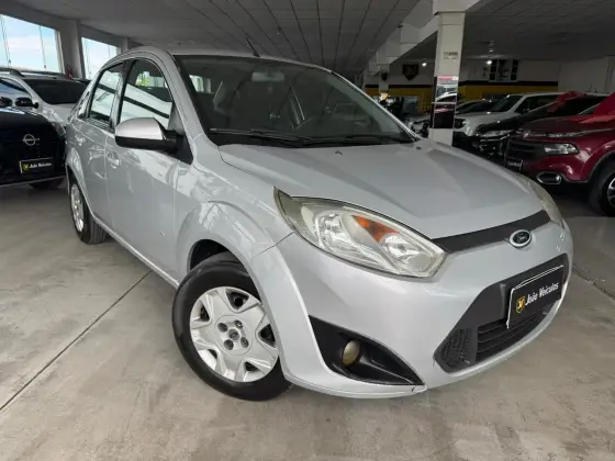 FORD FIESTA 1.6 ROCAM SE SEDAN 8V FLEX 4P MANUAL