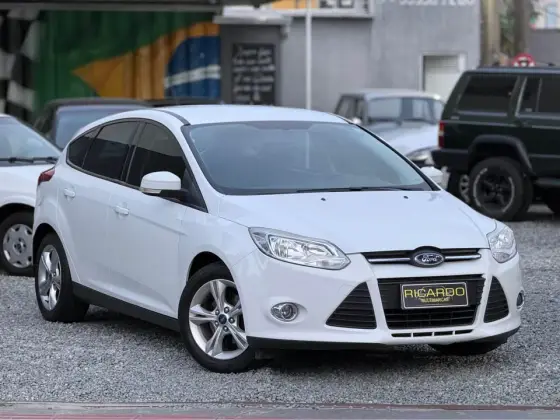 FORD FOCUS 1.6 S 16V FLEX 4P POWERSHIFT