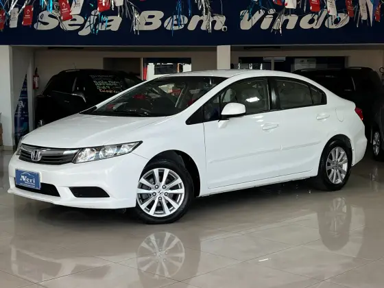 HONDA CIVIC 1.8 LXS 16V FLEX 4P AUTOMÁTICO