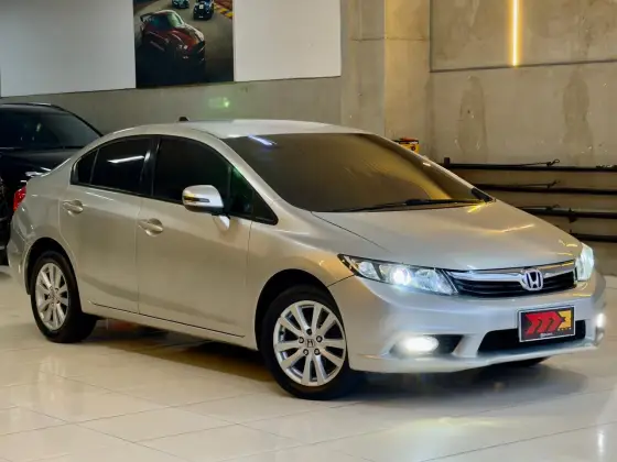 HONDA CIVIC 2.0 LXR 16V FLEX 4P AUTOMÁTICO HONDA CIVIC 2.0 LXR 16V FLEX 4P AUTOMÁTICO