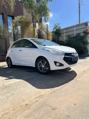 HYUNDAI HB20 1.6 PREMIUM 16V FLEX 4P MANUAL HYUNDAI HB20 1.6 PREMIUM 16V FLEX 4P MANUAL