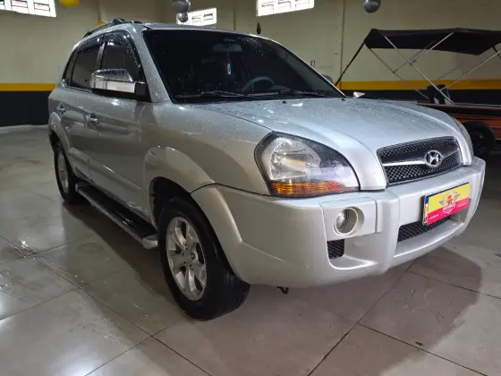 HYUNDAI TUCSON 2.0 MPFI GLS 16V 143CV 2WD GASOLINA 4P AUTOMÁTICO