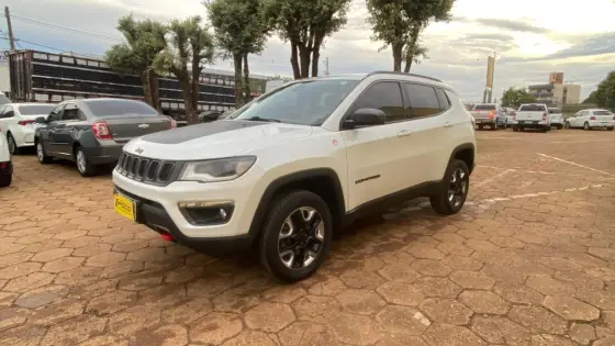 JEEP COMPASS 2.0 16V DIESEL TRAILHAWK 4X4 AUTOMÁTICO JEEP COMPASS 2.0 16V DIESEL TRAILHAWK 4X4 AUTOMÁTICO
