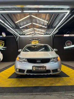 KIA CERATO 1.6 EX SEDAN 16V GASOLINA 4P MANUAL