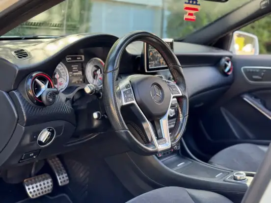 MERCEDES-BENZ-CLASSE A-2015