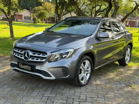 MERCEDES-BENZ GLA 200 1.6 CGI FLEX STYLE 7G-DCT