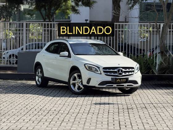 MERCEDES-BENZ GLA 200 1.6 CGI FLEX ADVANCE 7G-DCT