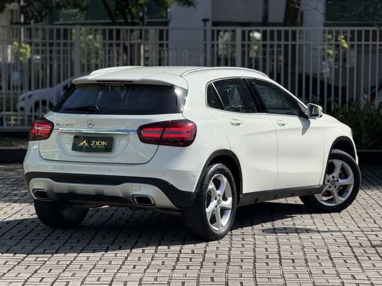 MERCEDES-BENZ-GLA 200-2017