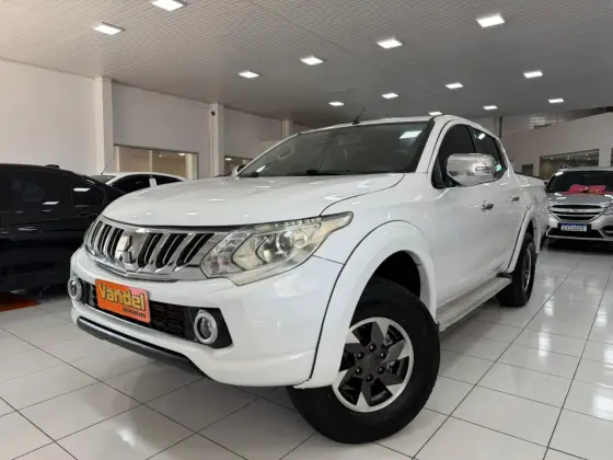 MITSUBISHI L200 TRITON 2.4 16V TURBO DIESEL SPORT HPE CD 4P 4X4 AUTOMÁTICO
