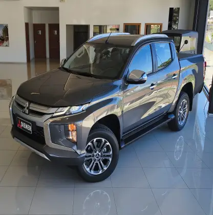 MITSUBISHI L200 TRITON 2.4 16V TURBO DIESEL SPORT HPE-S CD 4P 4X4 AUTOMÁTICO