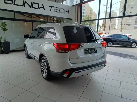 MITSUBISHI-OUTLANDER-3.0 MIVEC V6 GASOLINA HPE-S AWD AUTOMÁTICO MITSUBISHI-OUTLANDER-2021