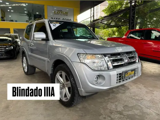 MITSUBISHI PAJERO FULL 3.8 HPE 4X4 V6 24V GASOLINA 2P AUTOMÁTICO MITSUBISHI PAJERO FULL 3.8 HPE 4X4 V6 24V GASOLINA 2P AUTOMÁTICO
