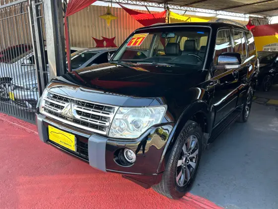 MITSUBISHI PAJERO FULL 3.8 HPE 4X4 V6 24V GASOLINA 4P AUTOMÁTICO MITSUBISHI PAJERO FULL 3.8 HPE 4X4 V6 24V GASOLINA 4P AUTOMÁTICO