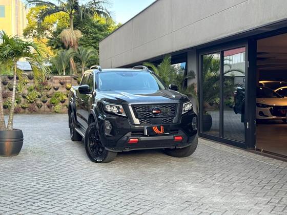 NISSAN FRONTIER 2.3 16V TURBO DIESEL PRO4X CD 4X4 AUTOMÁTICO