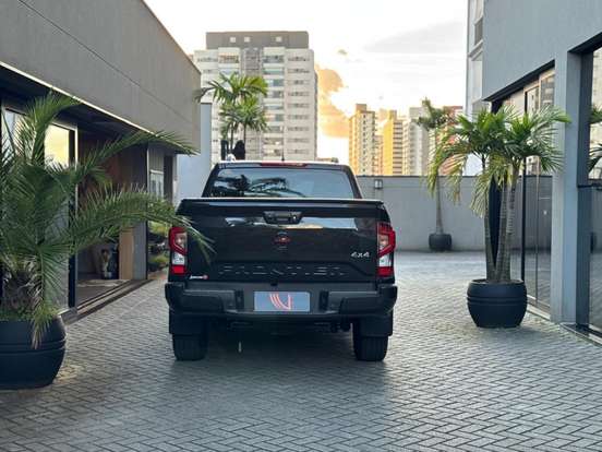 NISSAN-FRONTIER-2022