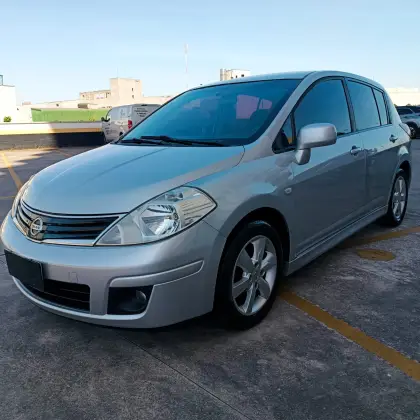 NISSAN TIIDA 1.8 SL 16V FLEX 4P AUTOMÁTICO