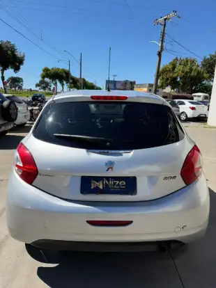 PEUGEOT-208-2013