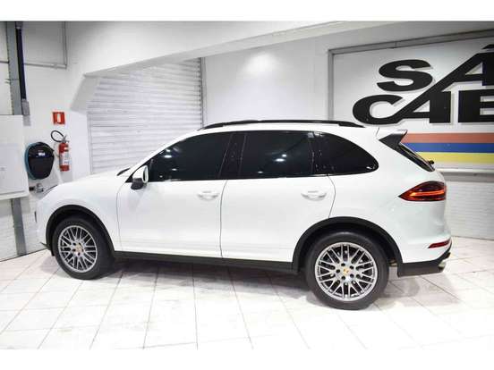 PORSCHE-CAYENNE-2017