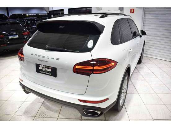 PORSCHE-CAYENNE-2017