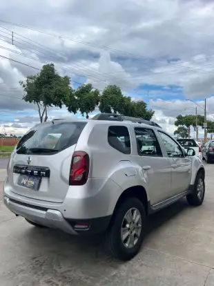 RENAULT-DUSTER-2018
