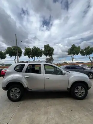 RENAULT-DUSTER-2018