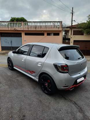 RENAULT-SANDERO-2017