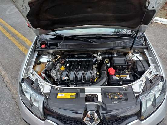 RENAULT-SANDERO-2017