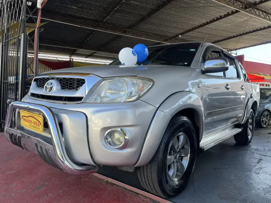 TOYOTA HILUX 2.5 STD 4X4 CD 16V TURBO DIESEL 4P MANUAL TOYOTA HILUX 2.5 STD 4X4 CD 16V TURBO DIESEL 4P MANUAL