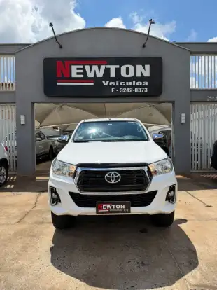 TOYOTA-HILUX-2019