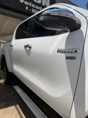 TOYOTA-HILUX-2019