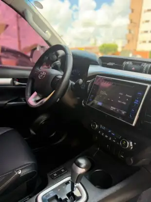 TOYOTA-HILUX-2019
